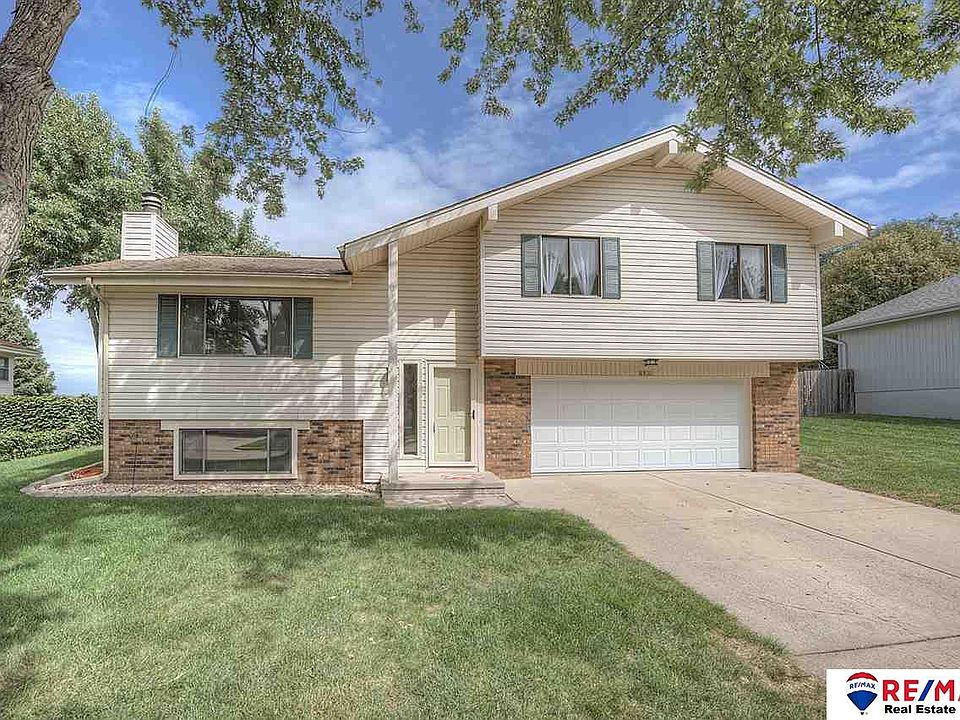 1st image of 8810 Honey Locust Dr