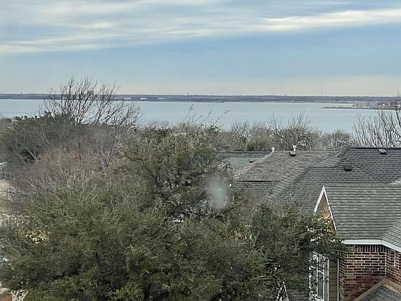 3rd image of 2881 Newport Dr