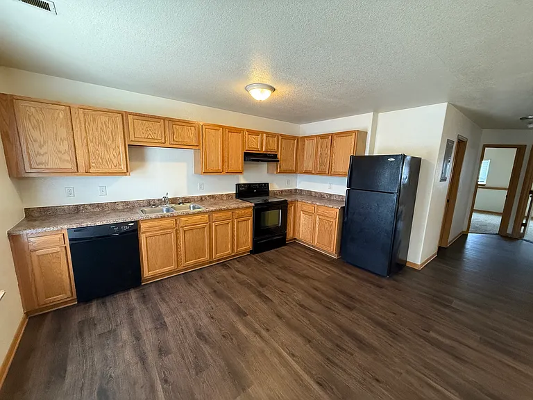 Two Bedroom Open floor Plan — Photo 5