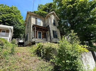 211 High St, Brattleboro, VT 05301