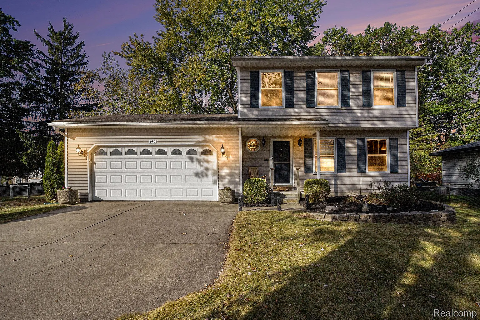 980 Sherry Dr photo 1