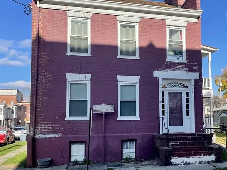 37 Middle St #3 — Photo 5