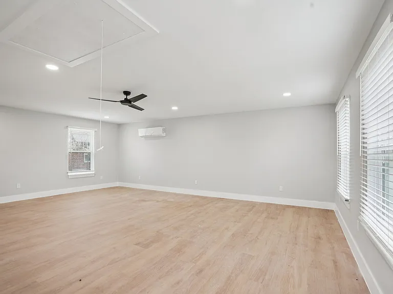 1410A Elliott St #2 — Photo 8