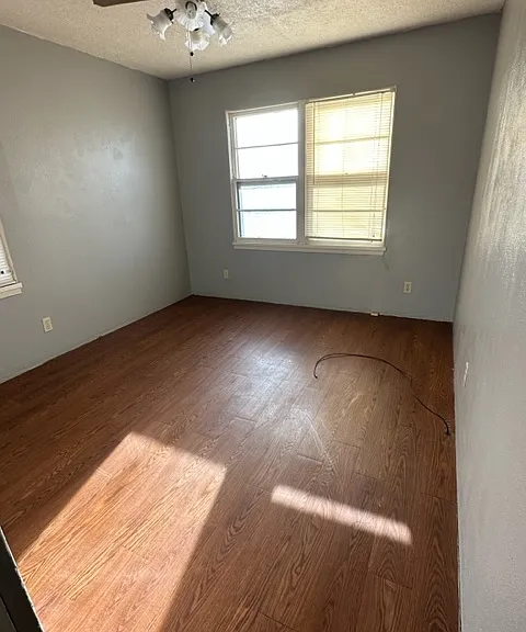 4803 Crockett St — Photo 5