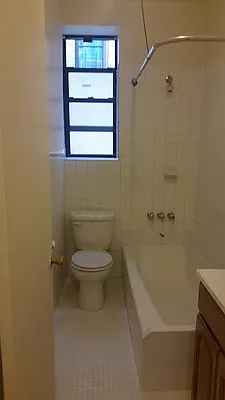 Rented by Lang Realty LLC | media 9