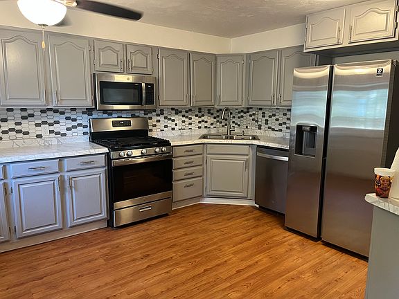 5th image of 1027 Pierce Ave