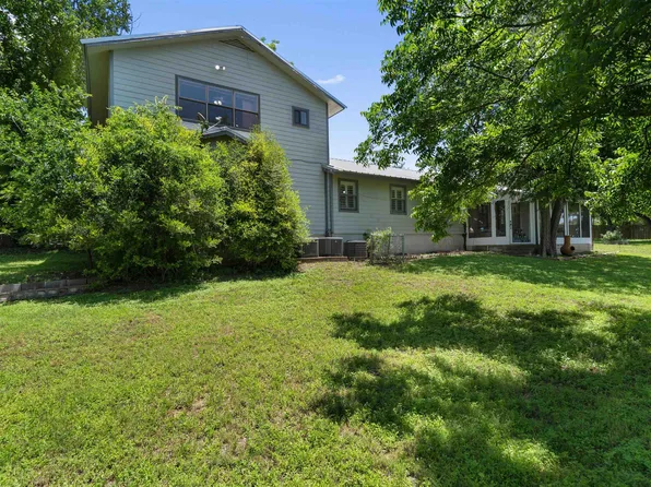 6448 River Oaks Drive, Kingsland, TX 78639