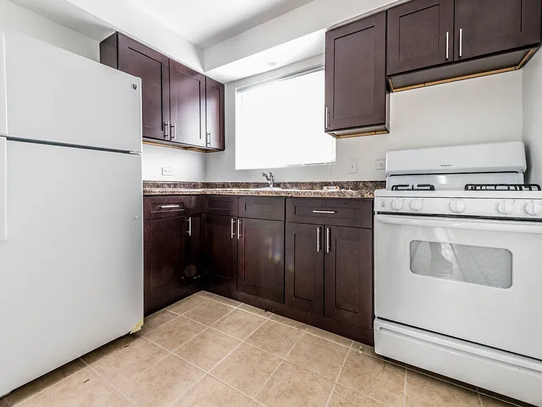 8901 S Cottage Grove Ave — Photo 11