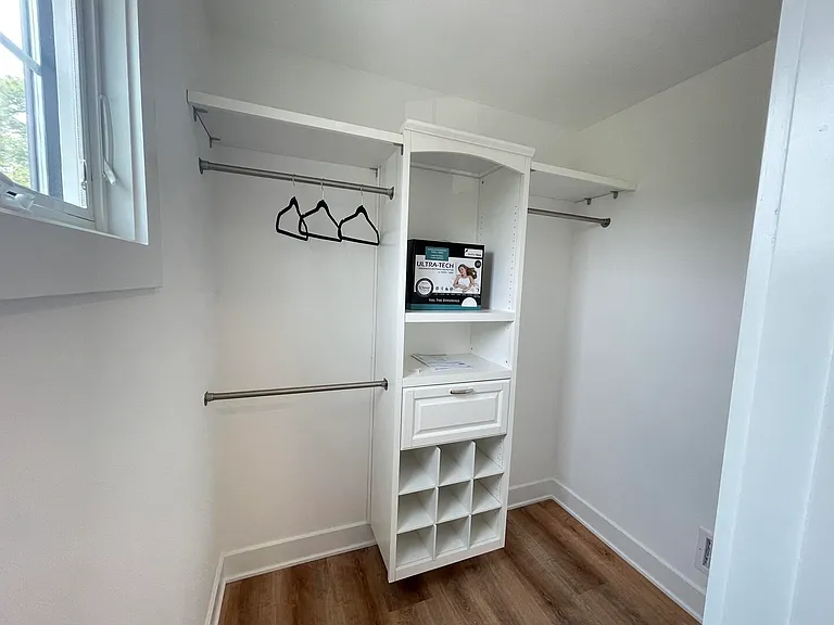 303 Forman Ave — Photo 17