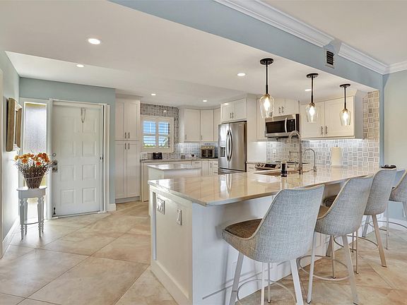 3rd image of 1523 E Hillsboro Boulevard #331