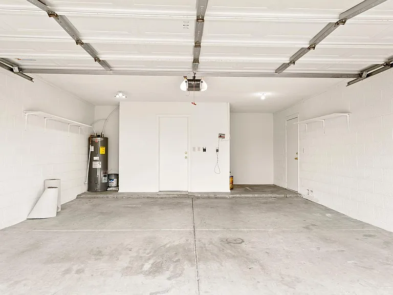 7309 W Canterbury Dr — Photo 24
