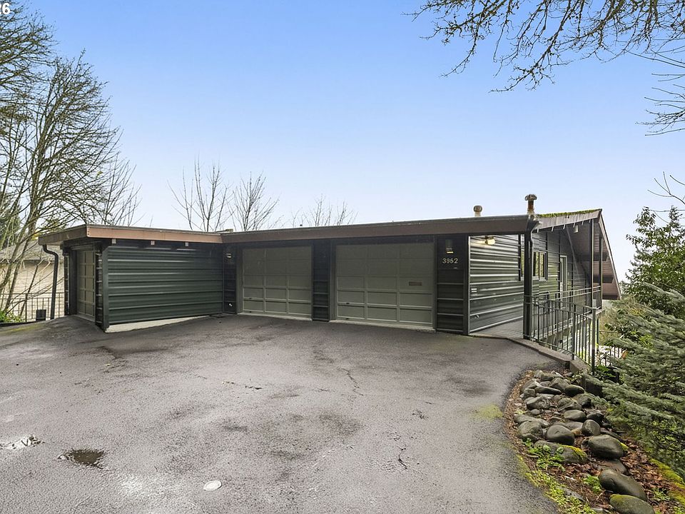 1st image of 3362 SW Fairmount Blvd