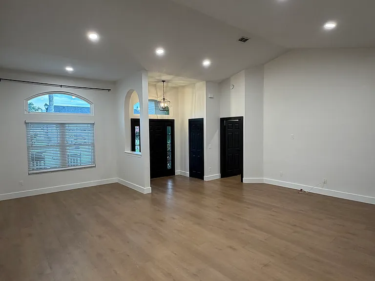 10769 Oak Glen Cir — Photo 21