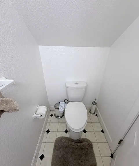 Half common bathroom