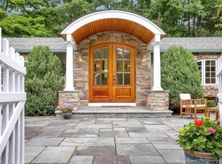 25 Walker Rd, Manchester, MA 01944