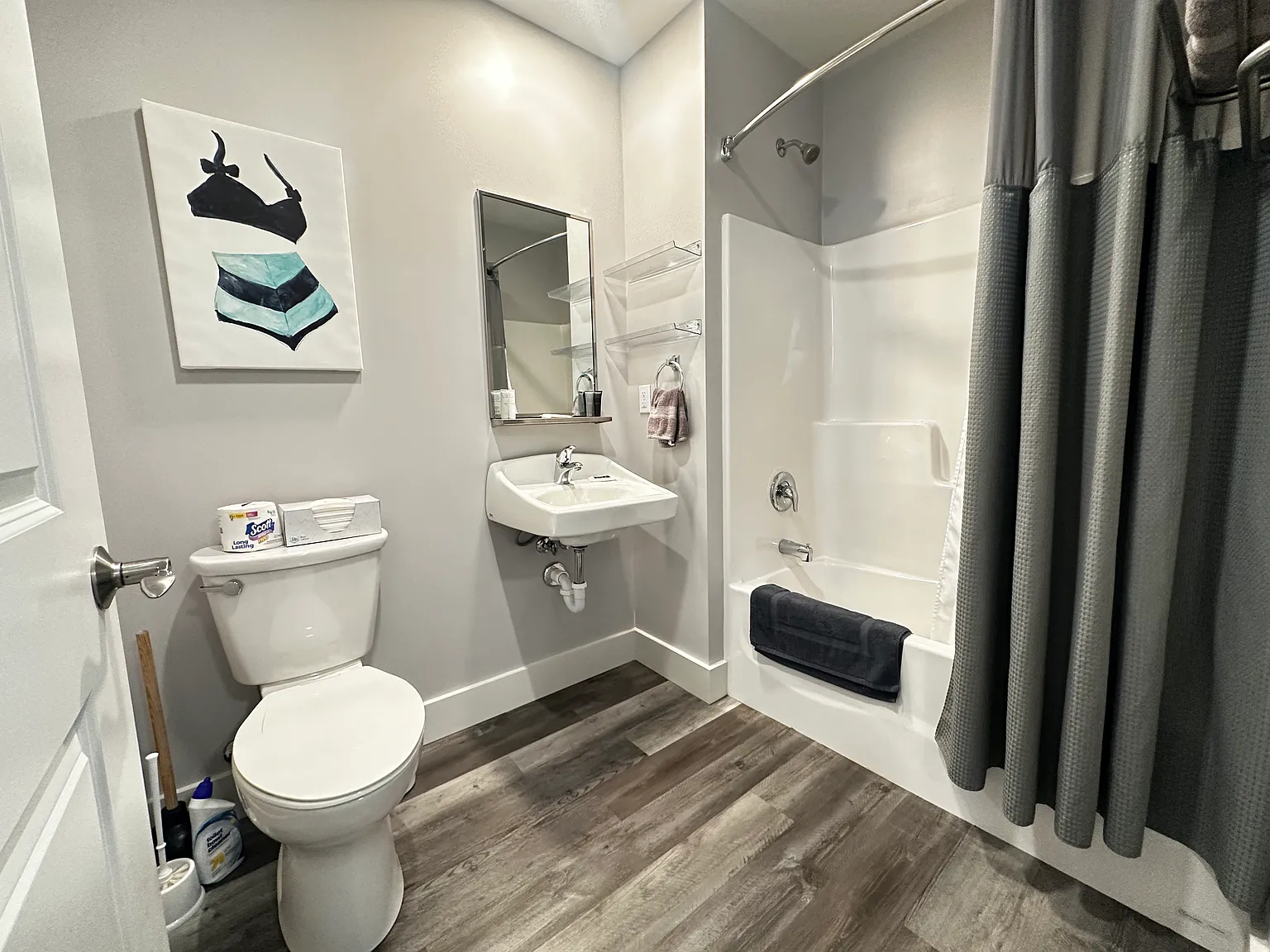 1 bed, 300 sqft, $1,216 — Photo 2