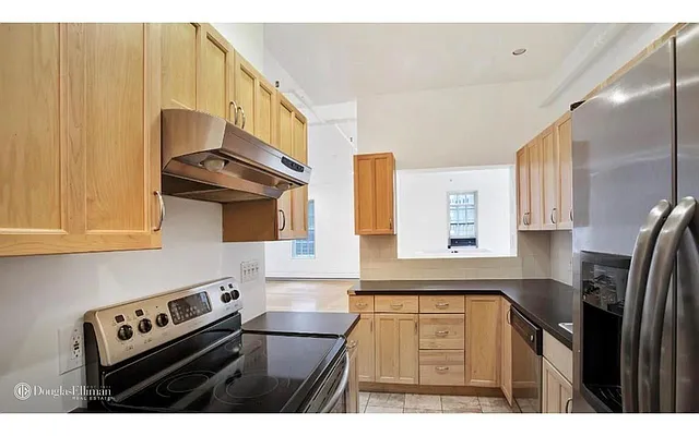 Rented by Douglas Elliman | media 36