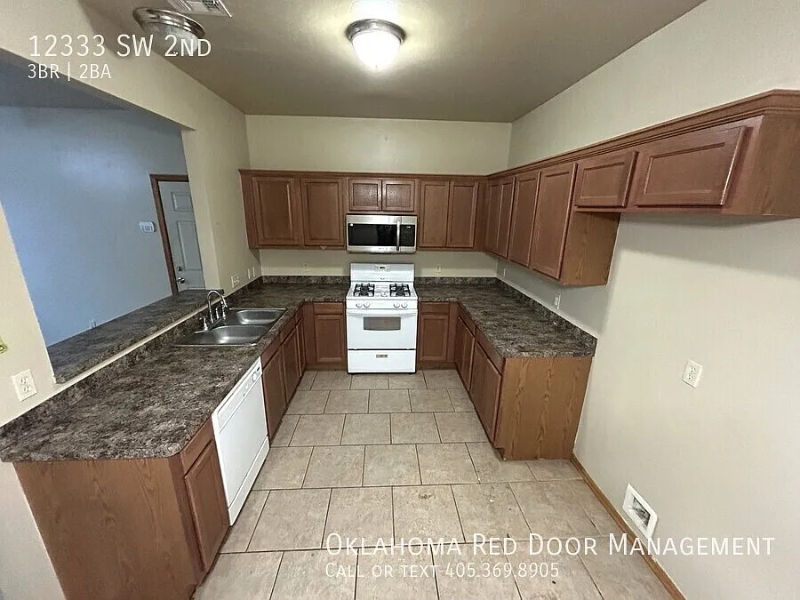 Cozy 3 bed 2 bath duplex — Photo 2