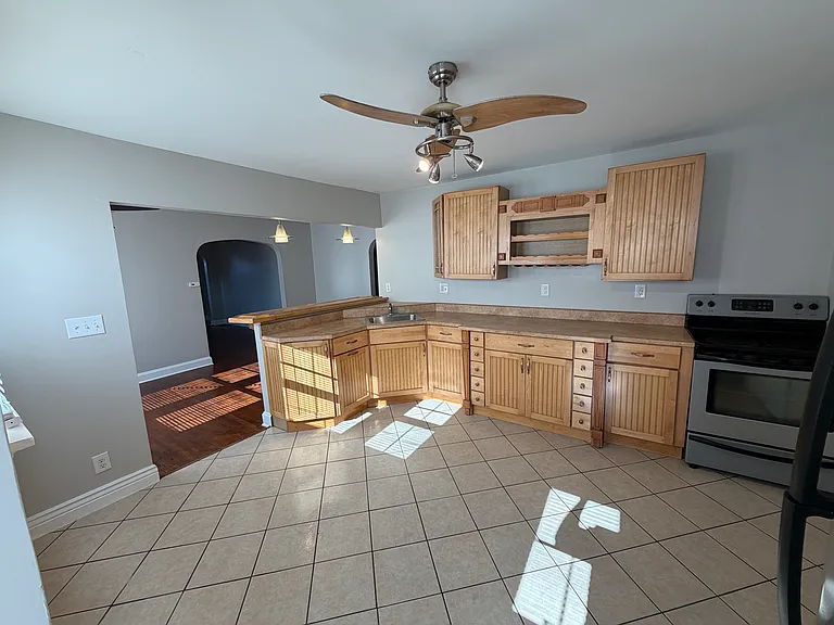 3413 Gilham Ave #B — Photo 8
