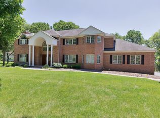 20 Blue Cliff Dr, Lebanon, NJ 08833