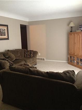1st image of 530 SW Ash Dr