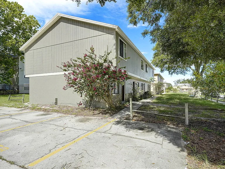 12062 Tift Cir — Photo 20