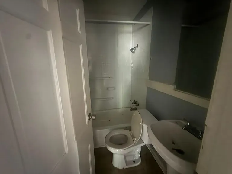 2668 Burns Ave — Photo 5