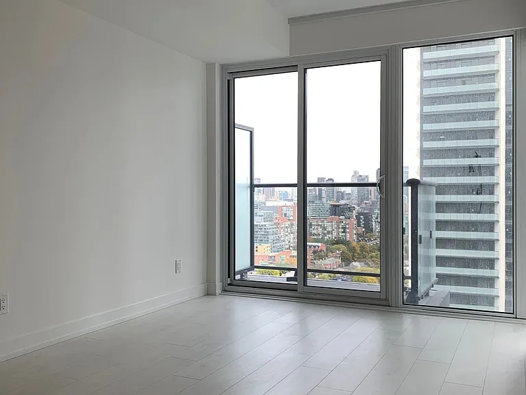 19 Western Battery Rd #2605 — Photo 3