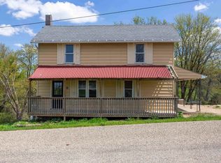 52 N Main St, Zwingle, IA 52079
