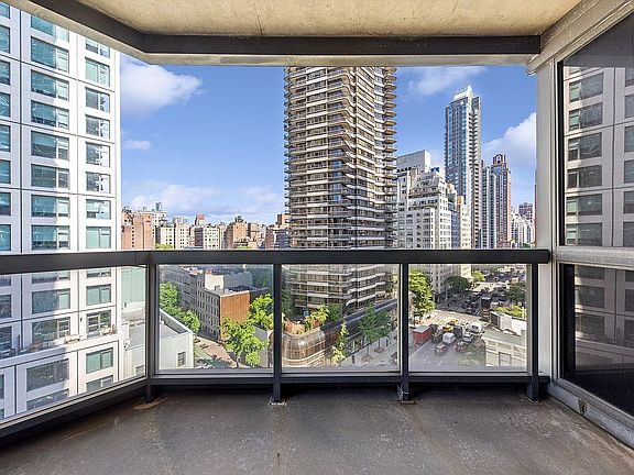2nd image of 200 E 61st St APT 10D