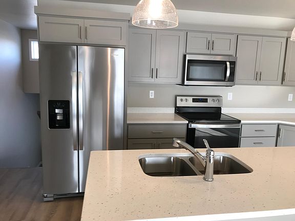 3rd image of 303A Torontos Ct