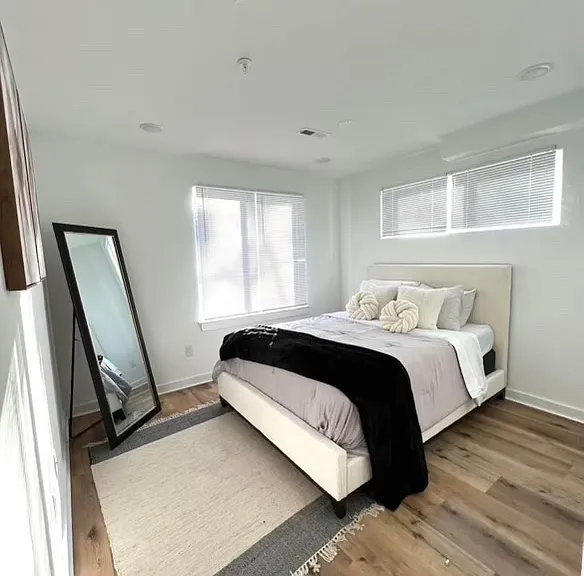 2416 Clifford St #2 — Photo 3