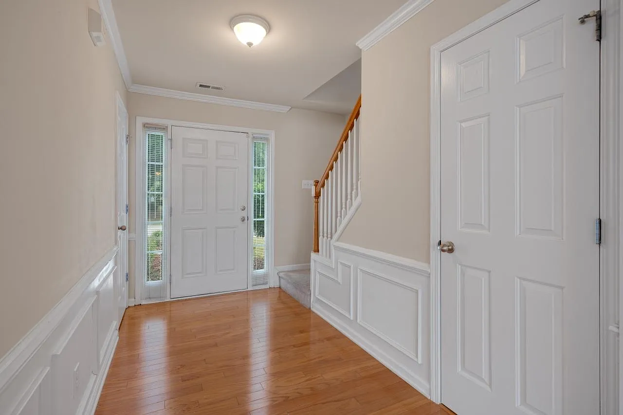 3 bed, 2.5 bath, 1750 sqft, $2,095 — Photo 2