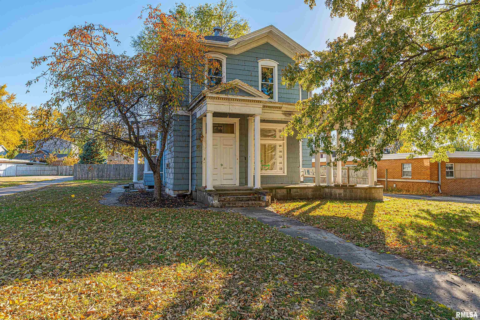 726 Park Ave photo 1