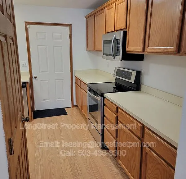 3121 NE Flintlock Pl — Photo 9