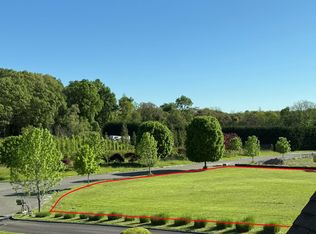 8 Lois Lane, Southampton, NY 11968