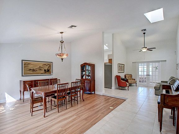 Home For Sale In Greenview Shores