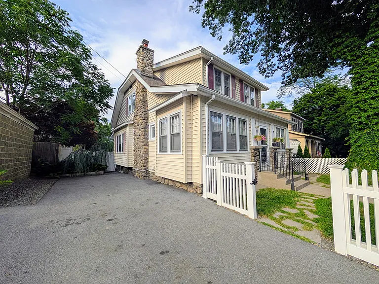 1 Agate Ave — Photo 32