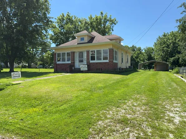 301 W 5th St, Vermont, IL 61484