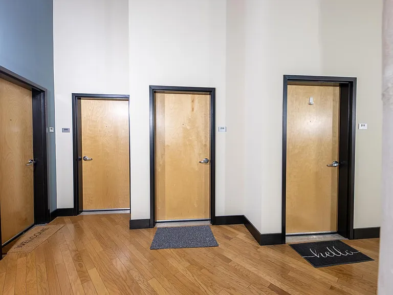 1113 Washington Ave #210 — Photo 17