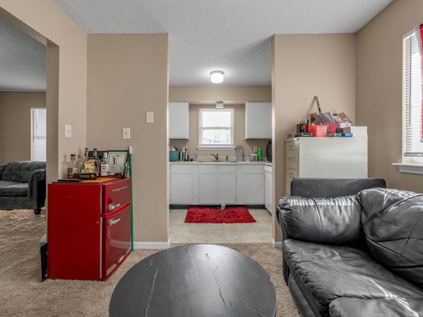 lexington-kentucky-2054773756 picture