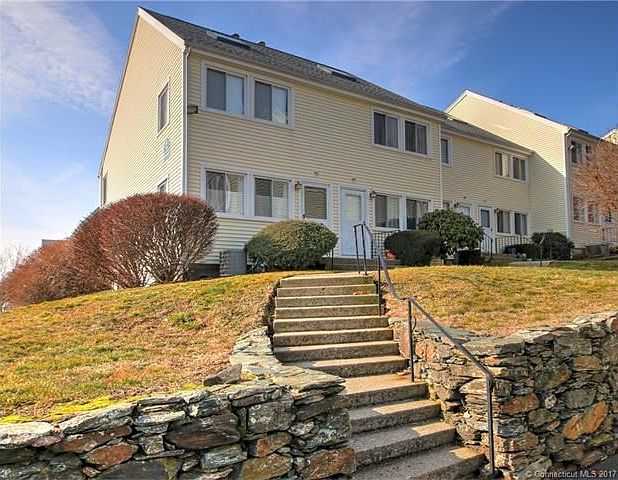 Welcome to desirable Ocean View complex!