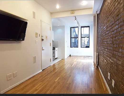 3rd image of 442 W 45th St #2Z