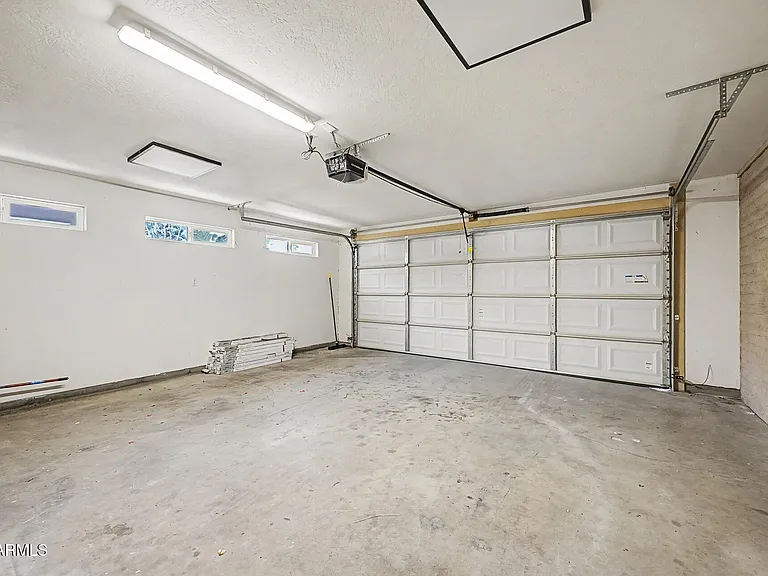29 E Foothill Dr — Photo 24