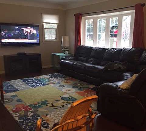 5th image of 427 Hollywood Dr