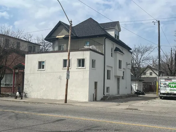 430 Wyandotte St W, Windsor, ON N9A 5X4