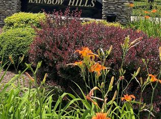 4225 Rainbow Hills Dr, Hickory, NC 28602