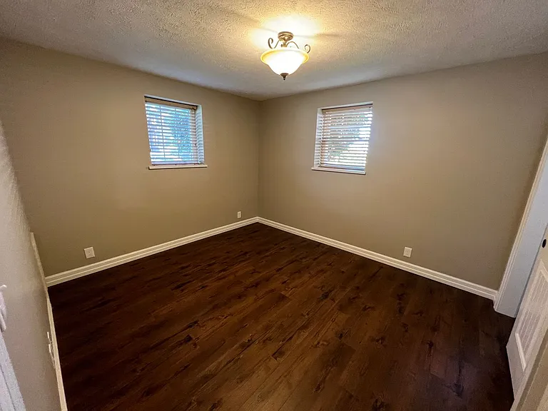 603 S 35th Ave — Photo 46