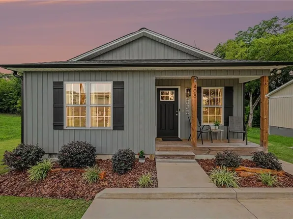 408 Jarrett St, Thomasville, NC 27360