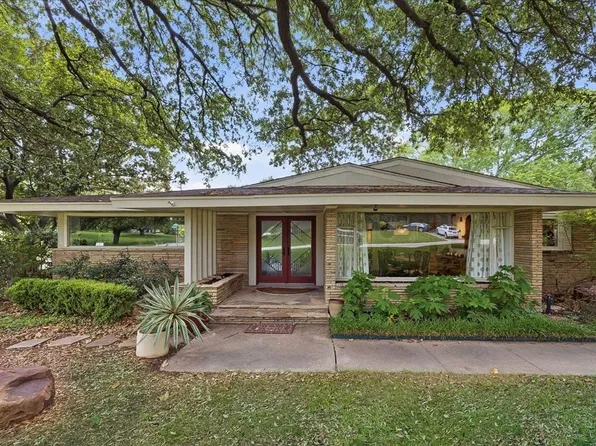 3601 Encanto Dr, Fort Worth, TX 76109